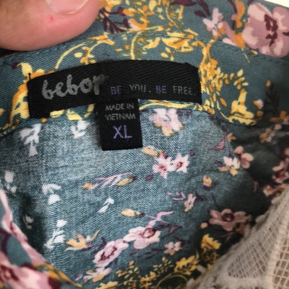 Floral Dress with collar - Picture 8 of 9